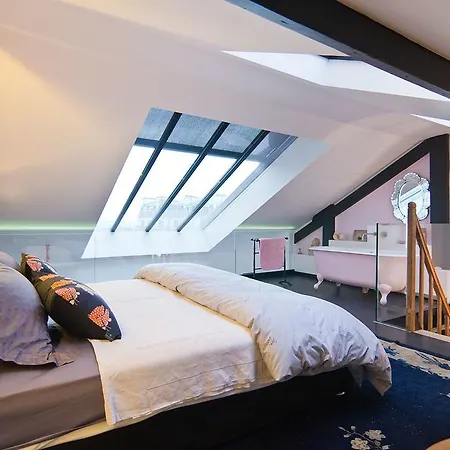 Studios Bed & Breakfast - Le Jardin De Montmartre Bed & Breakfast 3*