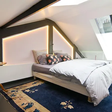 Studios Bed & Breakfast - Le Jardin De Montmartre Bed & Breakfast 3*