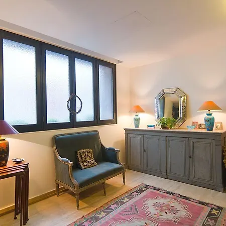Studios Bed & Breakfast - Le Jardin De Montmartre Bed & Breakfast 3*